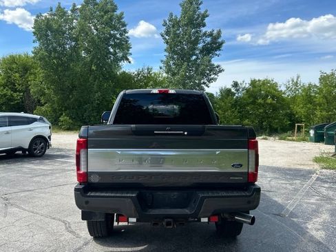 Used 2017 Ford F250 Platinum w/ Platinum Ultimate Package AWD/4WD image 3