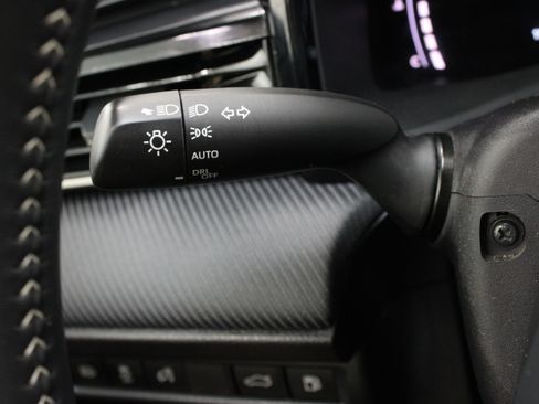 Used 2025 Toyota Camry SE w/ Convenience Package FWD image 24