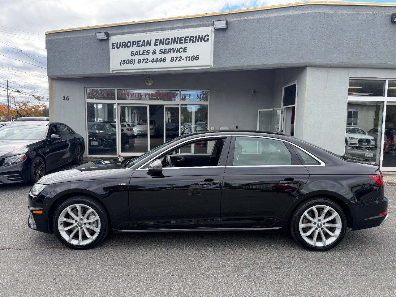 Used 2019 Audi A4 2.0T Premium w/ Convenience Package AWD/4WD image 4