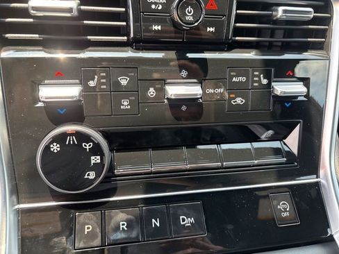 New 2025 Nissan Armada SL w/ Captain's Chari Seat Package image 18