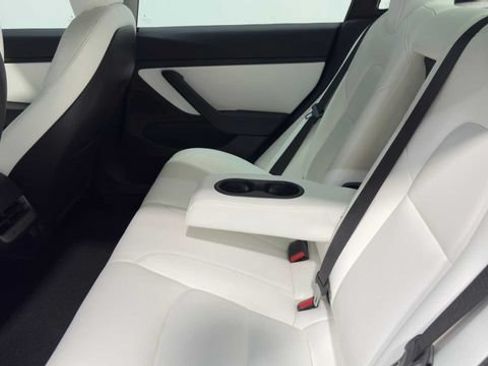 Used 2021 Tesla Model 3 Standard Range Plus RWD image 6