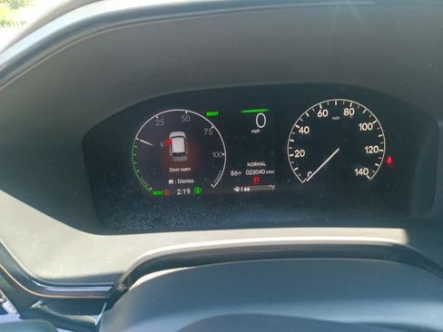 Used 2024 Honda CR-V Sport Touring image 11