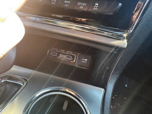 Used 2021 Jeep Grand Cherokee Limited AWD/4WD image 22