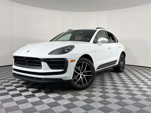 Certified 2023 Porsche Macan AWD/4WD image 1