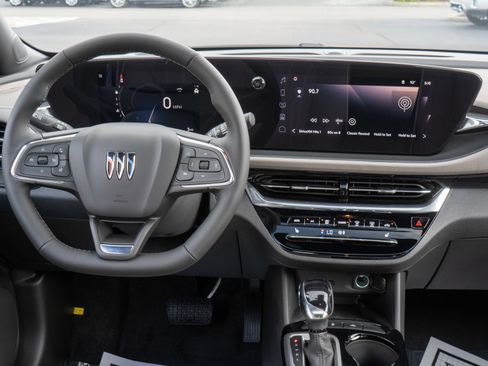 New 2025 Buick Envista Avenir image 11