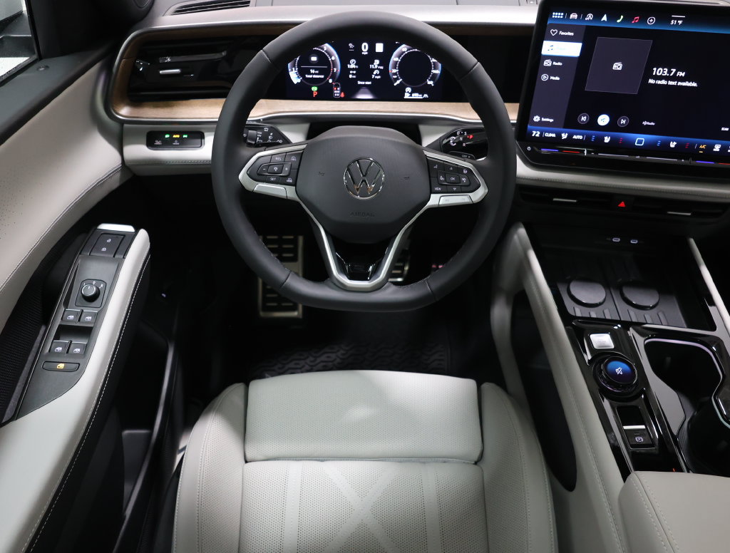 New 2027 Volkswagen Atlas SEL R-Line AWD/4WD image 16