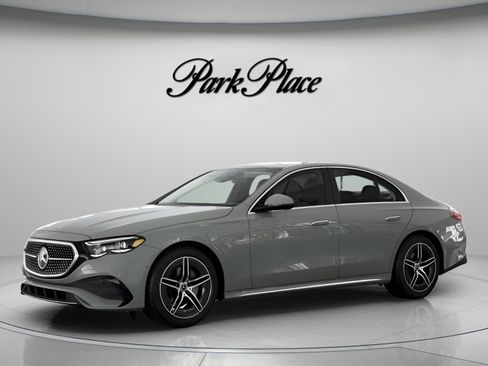 New 2026 Mercedes-Benz E 350 4MATIC Sedan image 2