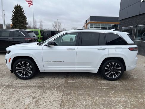 Certified 2023 Jeep Grand Cherokee Overland image 4