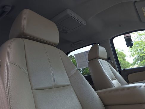 Used 2007 GMC Sierra 1500 SLT w/ Entertainment Package AWD/4WD image 17