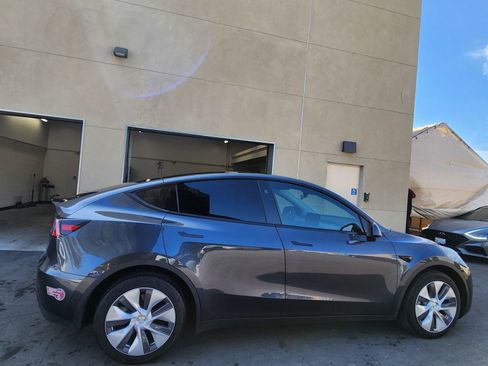 Used 2024 Tesla Model Y Long Range image 8