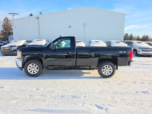 Used 2014 Chevrolet Silverado 2500 LT w/ Interior Plus Package image 2