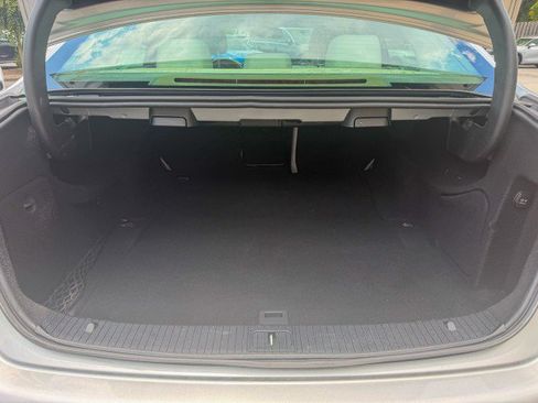 Used 2016 Mercedes-Benz E 350 Sedan image 17