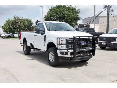Used 2023 Ford F250 XL w/ 360-Degree Camera Package AWD/4WD image 6
