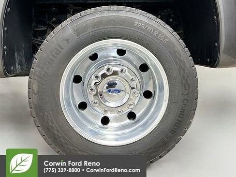 Used 2016 Ford F450 XLT w/ XLT Premium Package image 28