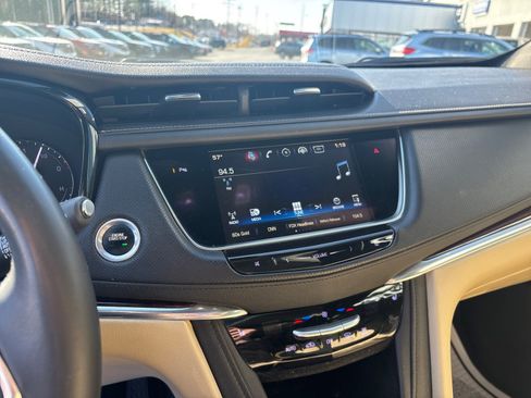 Used 2017 Cadillac XT5 Luxury image 22