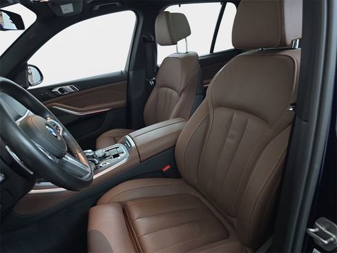 Used 2022 BMW X5 M50i w/ Executive Package image 18
