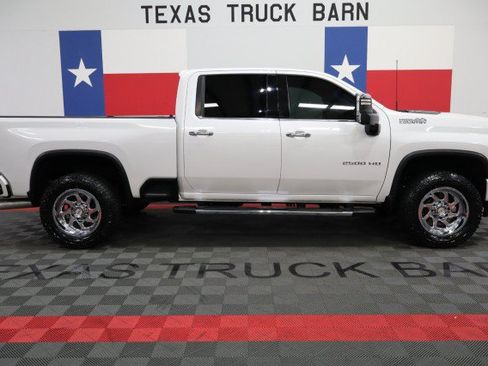 Used 2020 Chevrolet Silverado 2500 High Country w/ Technology Package AWD/4WD image 22
