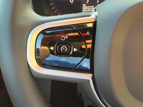 New 2026 Volvo XC90 B6 Plus w/ Protection Package Premier image 14