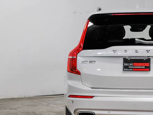 Used 2017 Volvo XC90 T6 Momentum w/ Vision Package image 39