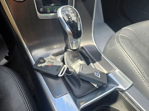 Used 2016 Volvo XC60 T5 Platinum image 21