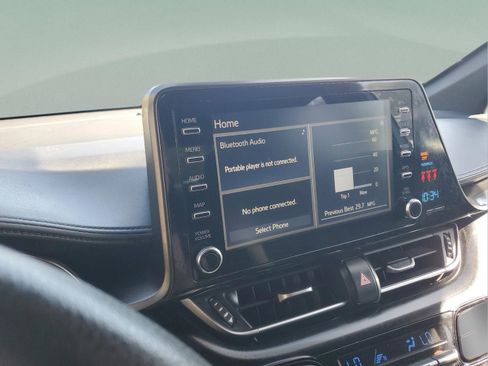 Used 2019 Toyota C-HR LE image 16