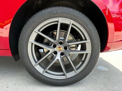 Used 2025 Porsche Macan image 40