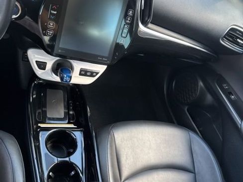 Used 2018 Toyota Prius Prime Premium FWD image 28