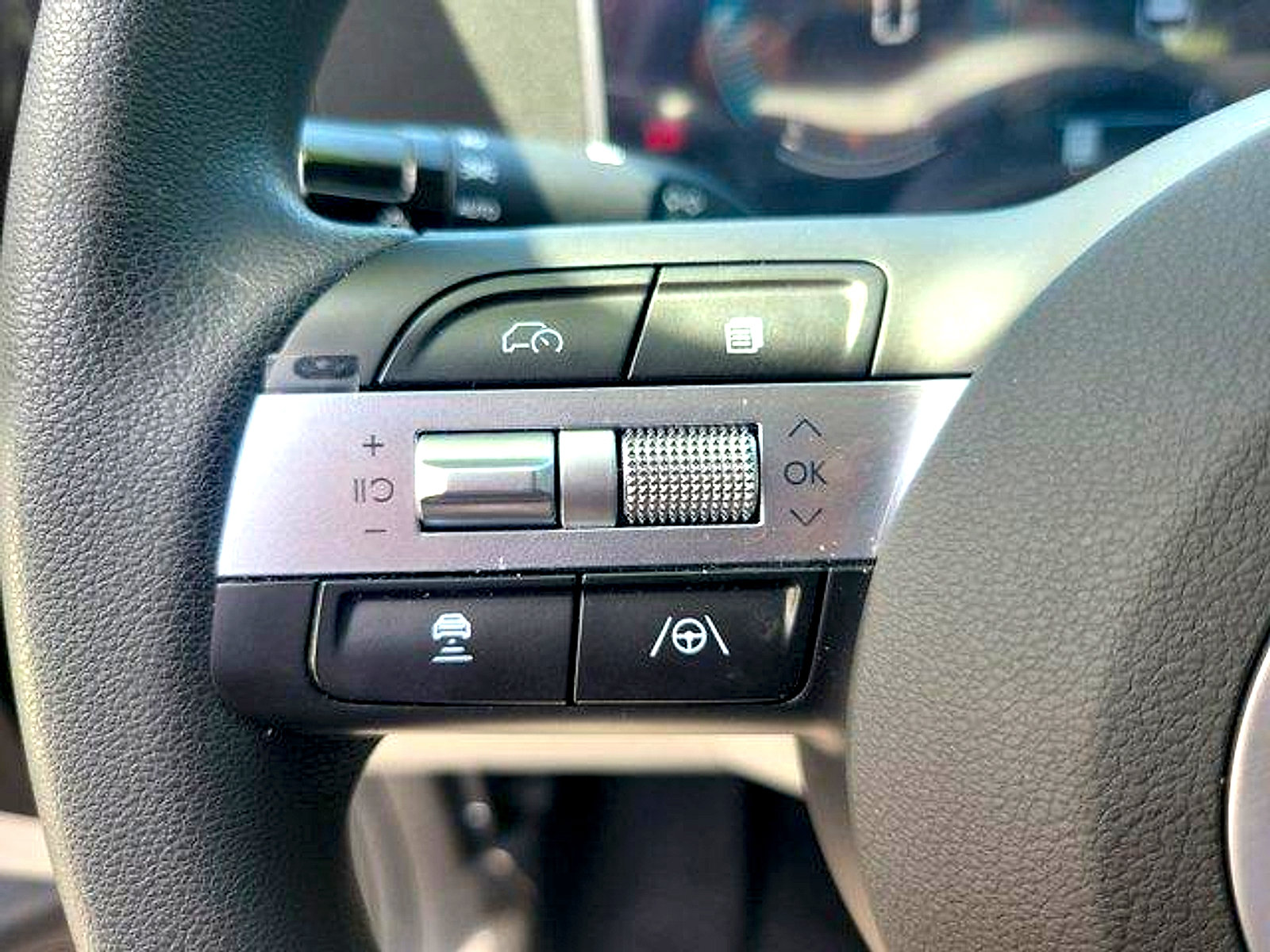 Used 2025 Hyundai Tucson SE FWD image 23