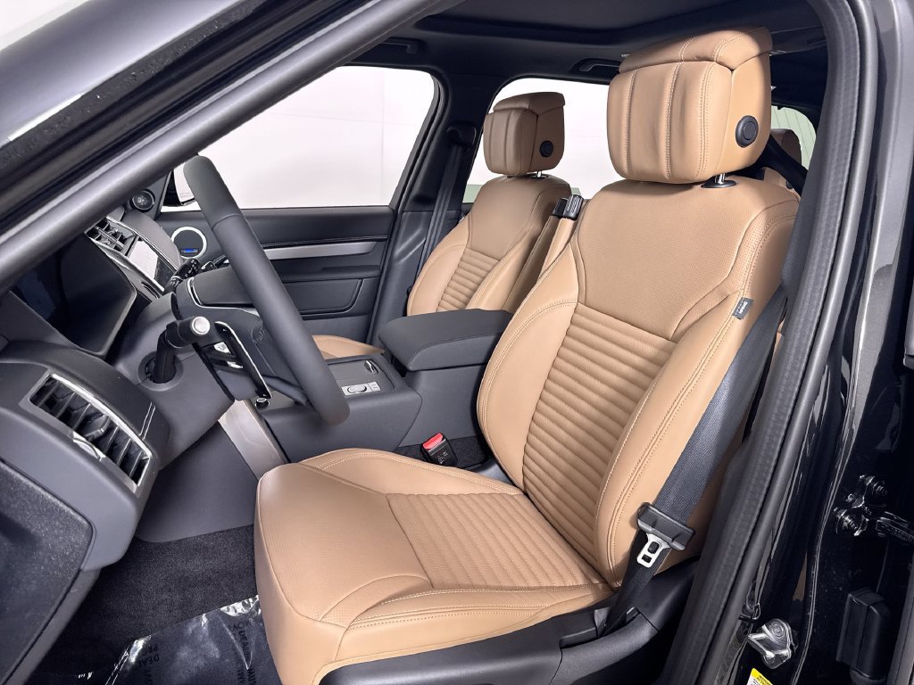 New 2026 Land Rover Discovery Limited Edition AWD/4WD image 11