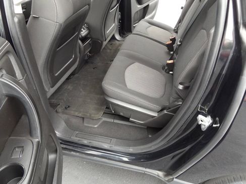 Used 2014 Chevrolet Traverse LT image 16