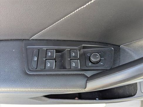 Used 2022 Volkswagen Tiguan SEL R-Line AWD/4WD image 10