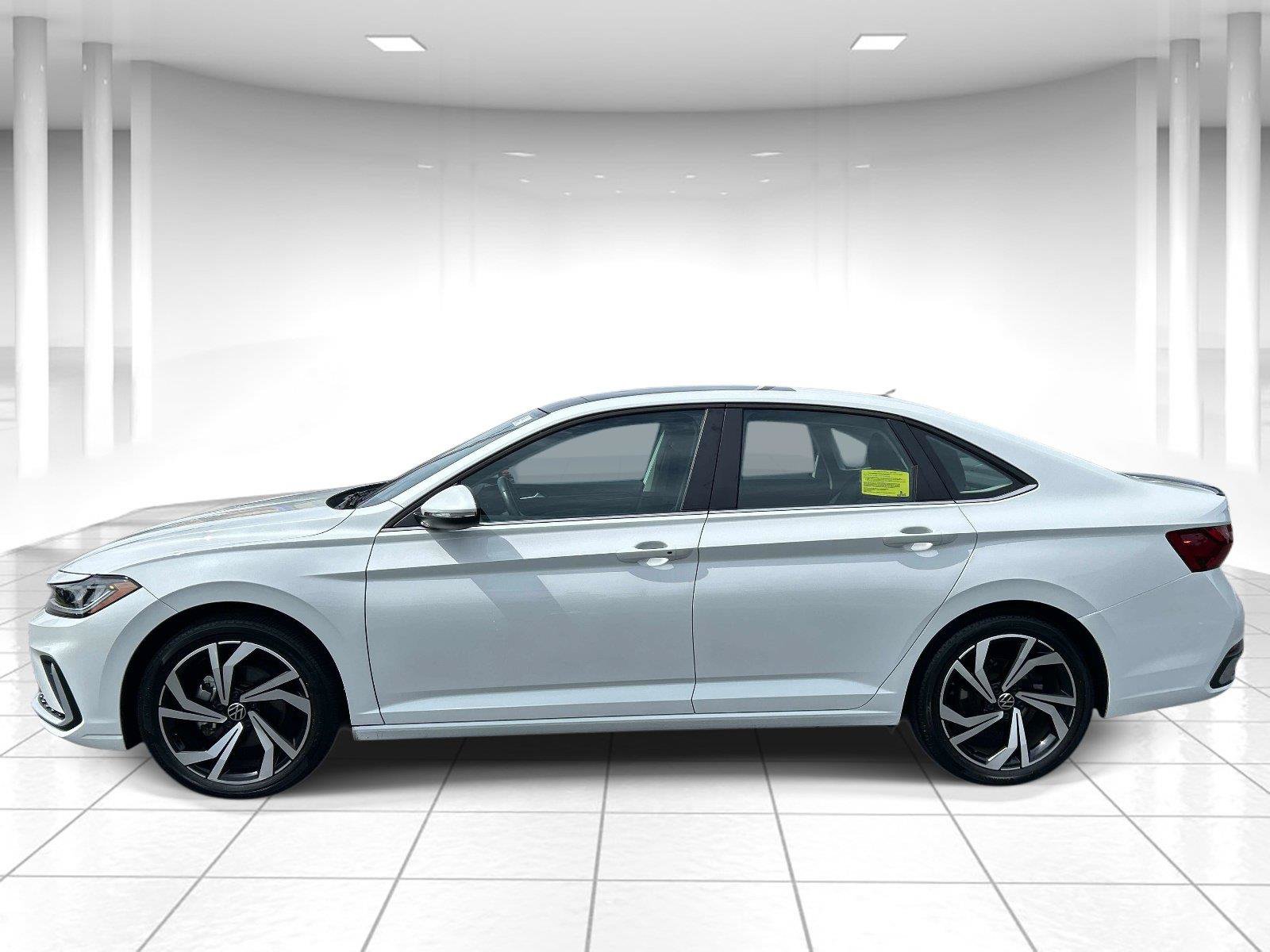 Used 2025 Volkswagen Jetta SEL FWD image 7