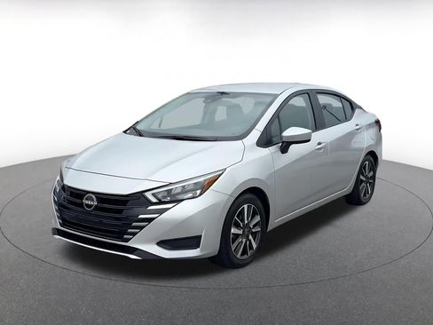 Used 2025 Nissan Versa SV image 7