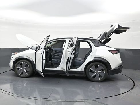 Used 2023 Nissan Ariya image 31