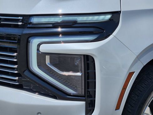 Certified 2025 Chevrolet Tahoe High Country AWD/4WD image 8