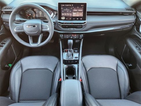 Used 2026 Jeep Compass Latitude image 23