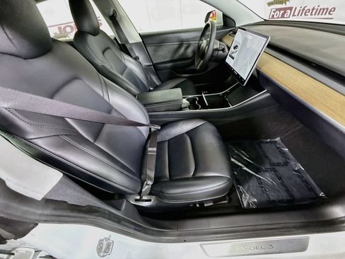 Used 2020 Tesla Model 3 Standard Range RWD image 29