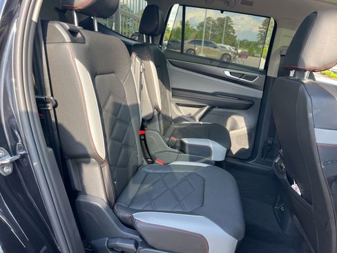 Certified 2026 Volkswagen Atlas Peak Edition AWD/4WD image 30