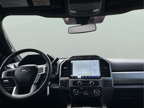 Used 2022 Ford F250 Lariat w/ Black Appearance Package image 10