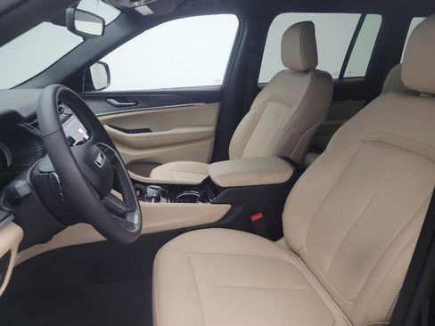 Used 2023 Jeep Grand Cherokee Limited AWD/4WD image 17