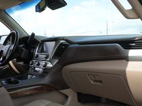 Used 2019 Chevrolet Tahoe LT w/ Luxury Package AWD/4WD image 22