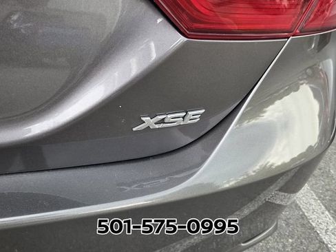 Used 2022 Toyota Camry XSE FWD image 11