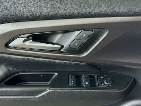 Used 2025 Chevrolet Equinox EV LT image 23