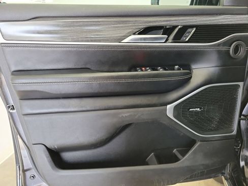 Used 2024 Jeep Wagoneer L Series II w/ Flexible Seating Group AWD/4WD image 20