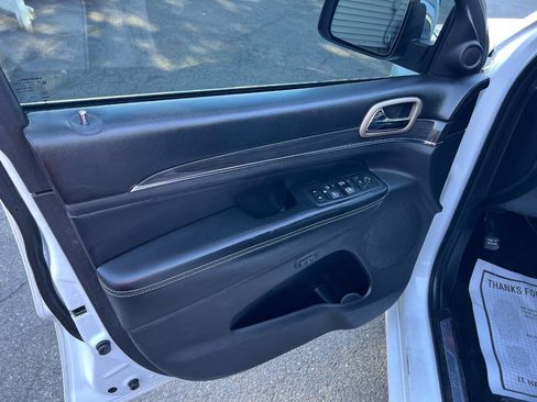 Used 2015 Jeep Grand Cherokee Overland AWD/4WD image 20