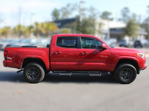 Used 2019 Toyota Tacoma SR image 17