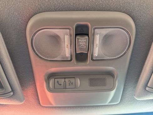 Used 2012 Mitsubishi Galant SE image 33