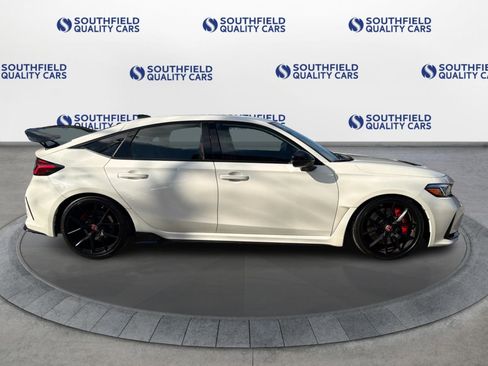 Used 2024 Honda Civic Type R image 8