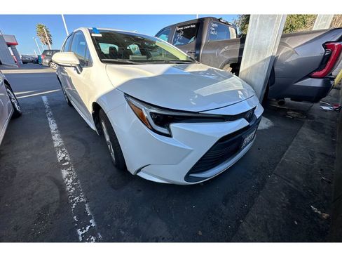 Used 2023 Toyota Corolla XLE image 5