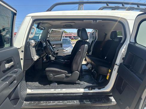 Used 2012 Toyota FJ Cruiser 2WD w/ Convenience Pkg image 36